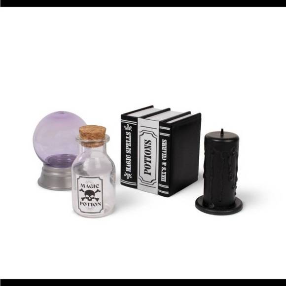 Target Bullseye Playground 2025 Mini Black Magic 4ct Box Set - Picture 1 of 6